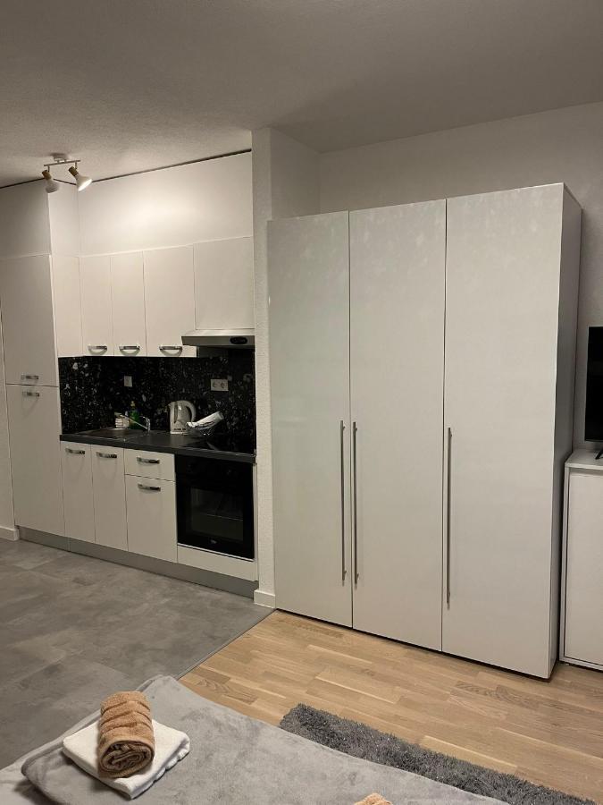 Апартаменты Studio Apartman Implex Джяково Экстерьер фото