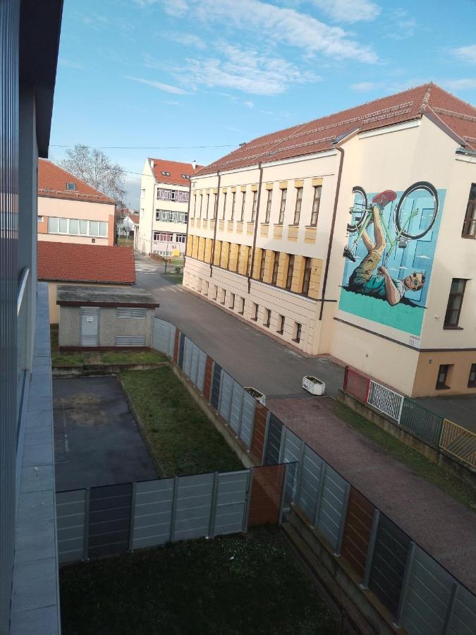Апартаменты Studio Apartman Implex Джяково Экстерьер фото